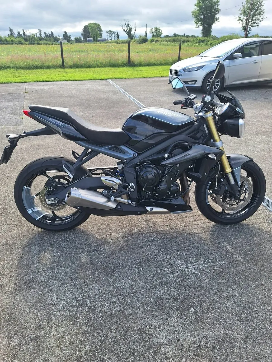 Triumph Street Triple 2017 - Image 2