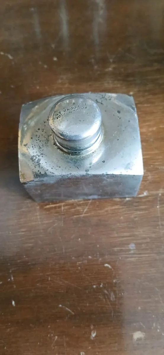 Metal gun oil bottle. - Image 1