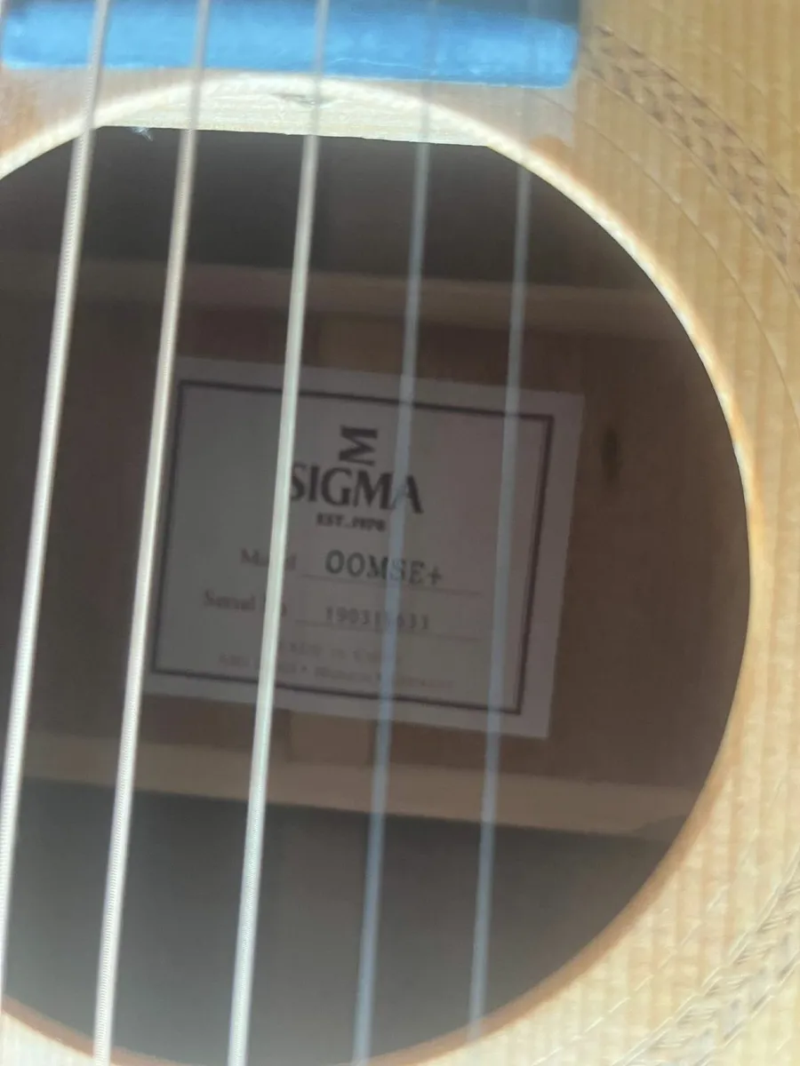 guitar - Image 3