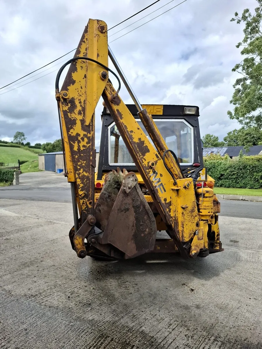 Massey 50b Digger - Image 4