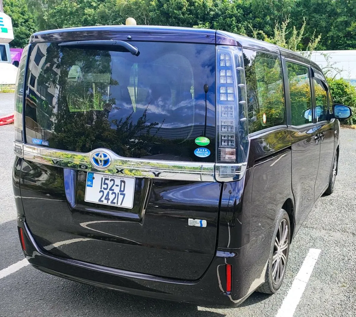 Voxy 1.8 Hybrid exclusive 8 seater - Image 4