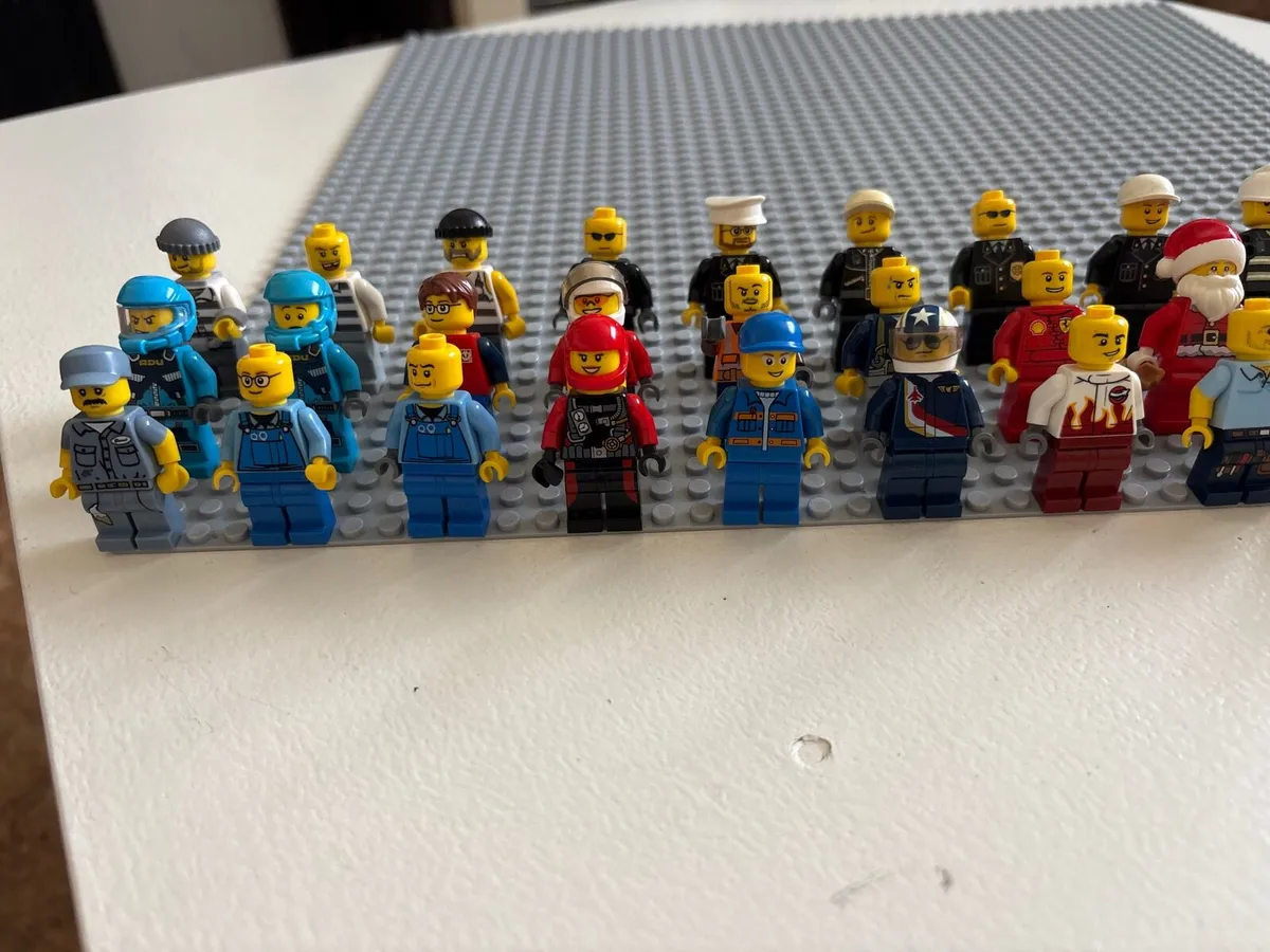 Lego figures - Image 1