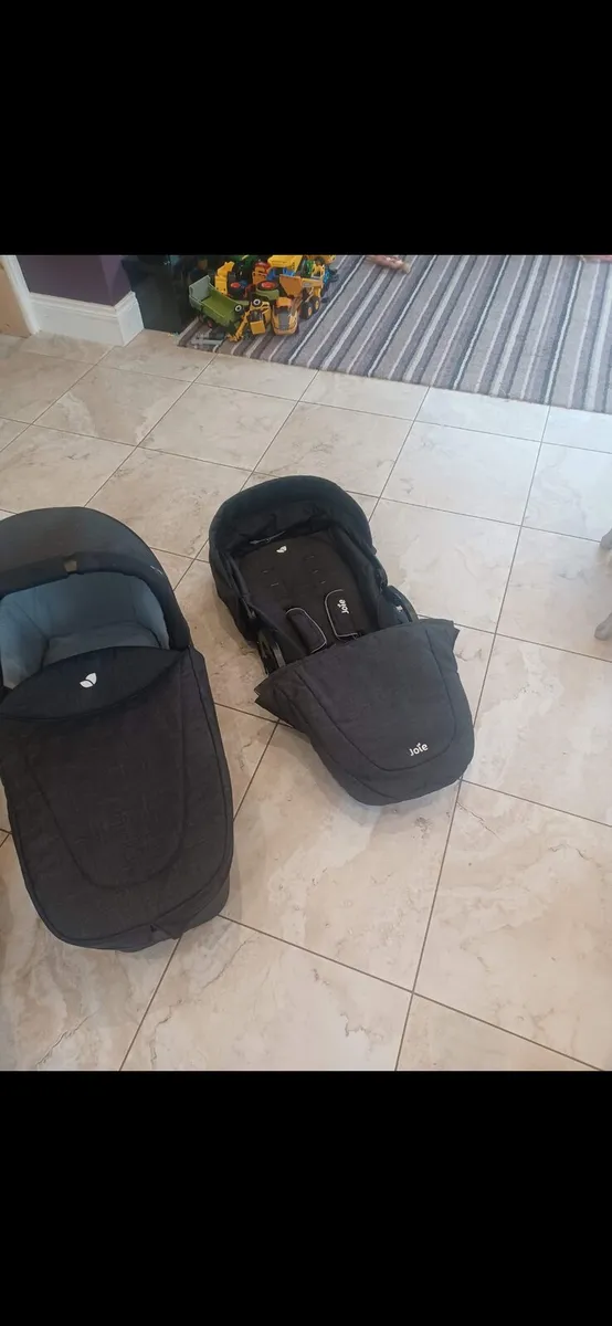 Joie chrome travel system - Image 3