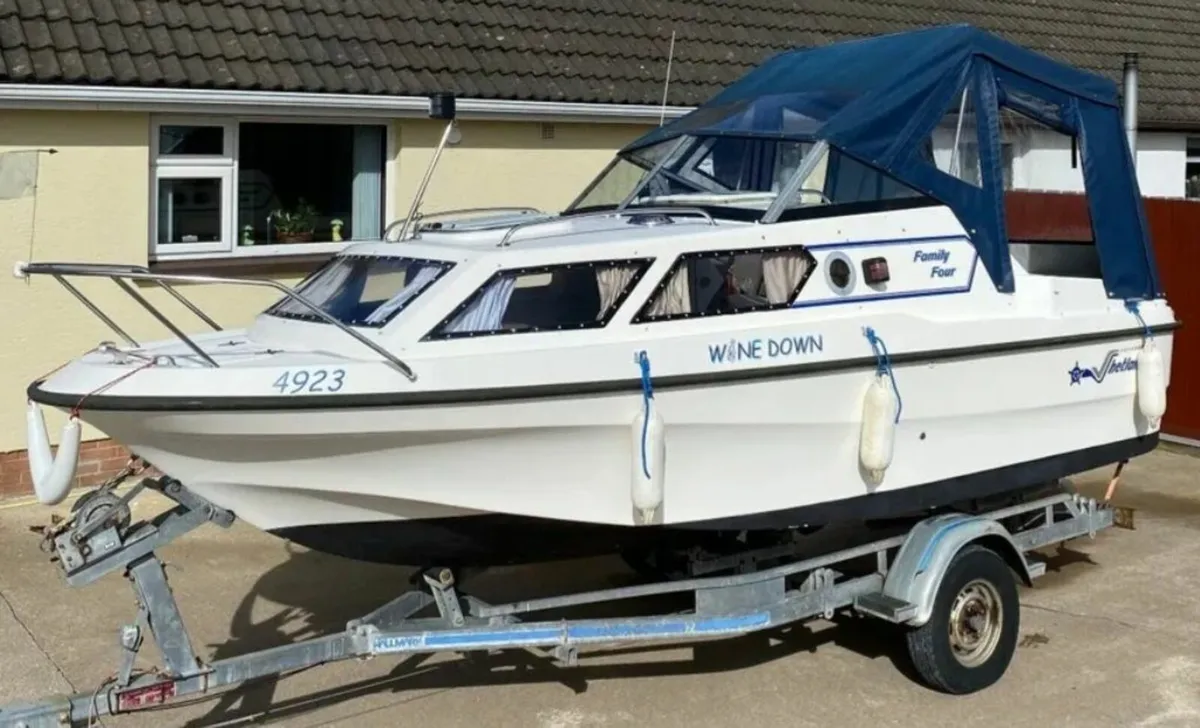 Cruiser Boat - Image 3