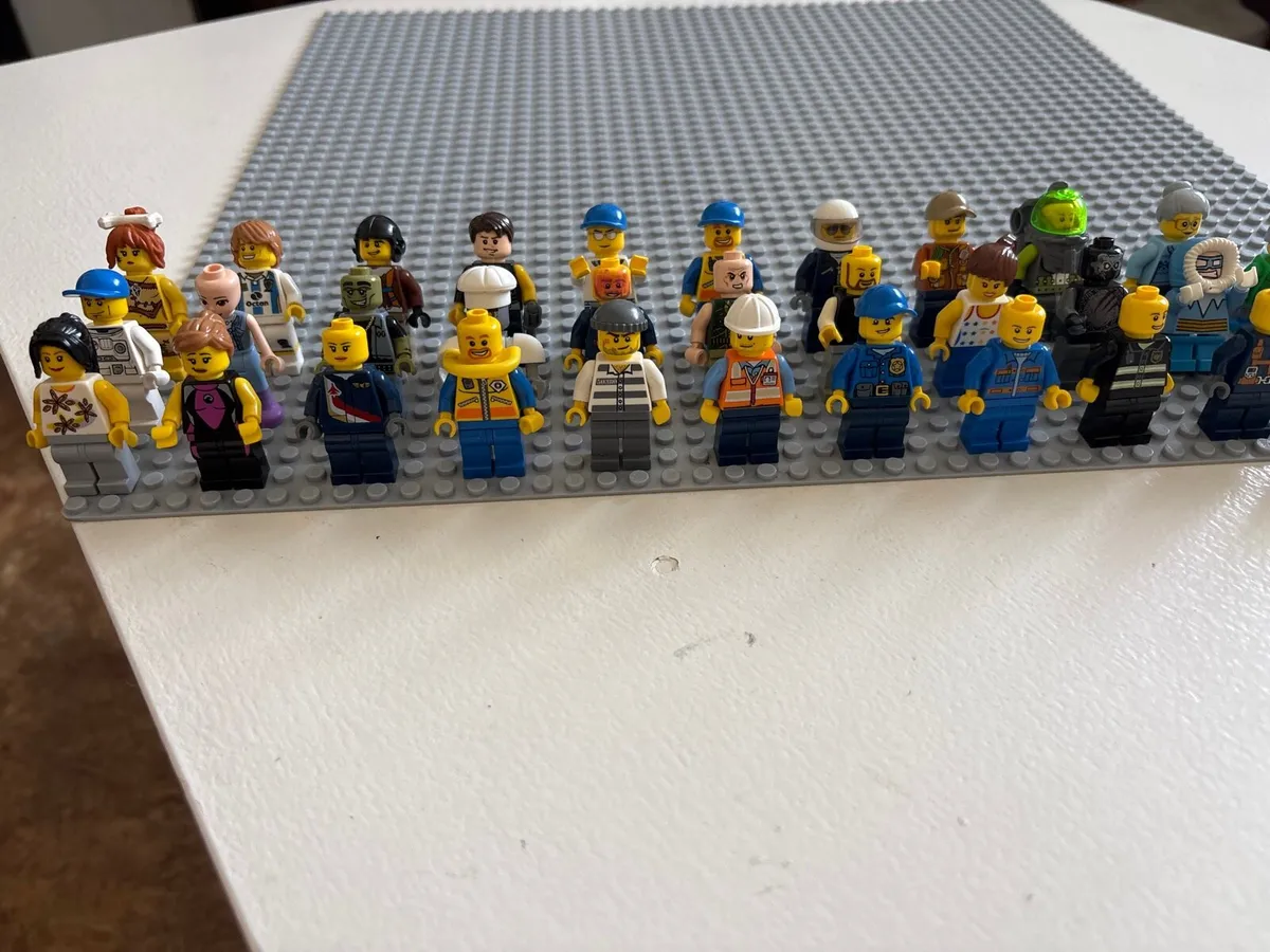 Lego figures - Image 1