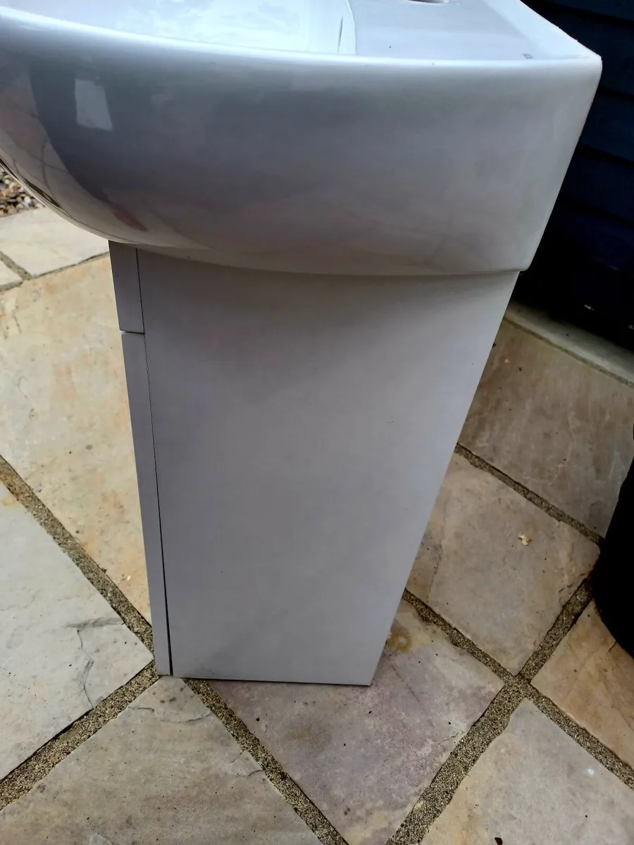 Sink and Vanity Unit - Image 4