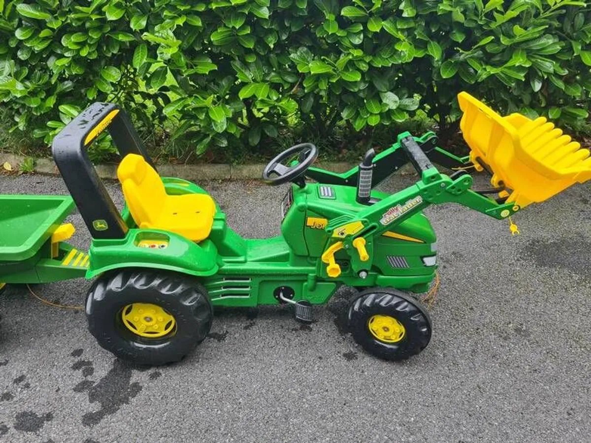 John Deere pedal Tractor, trailer & water tanker - Image 2