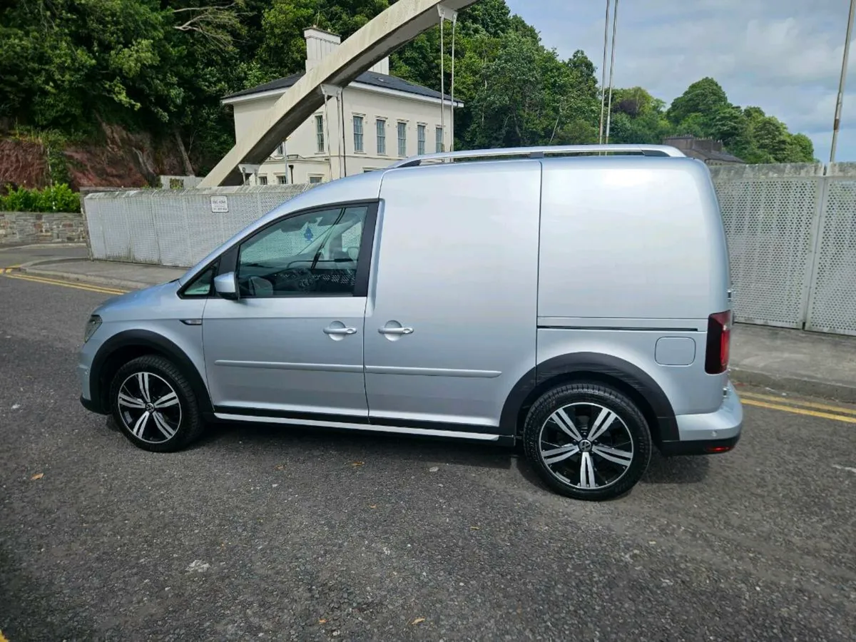 Volkswagen Caddy Alltrack - Image 3