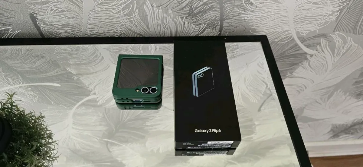 Galaxy Z Flip 6 - Image 1