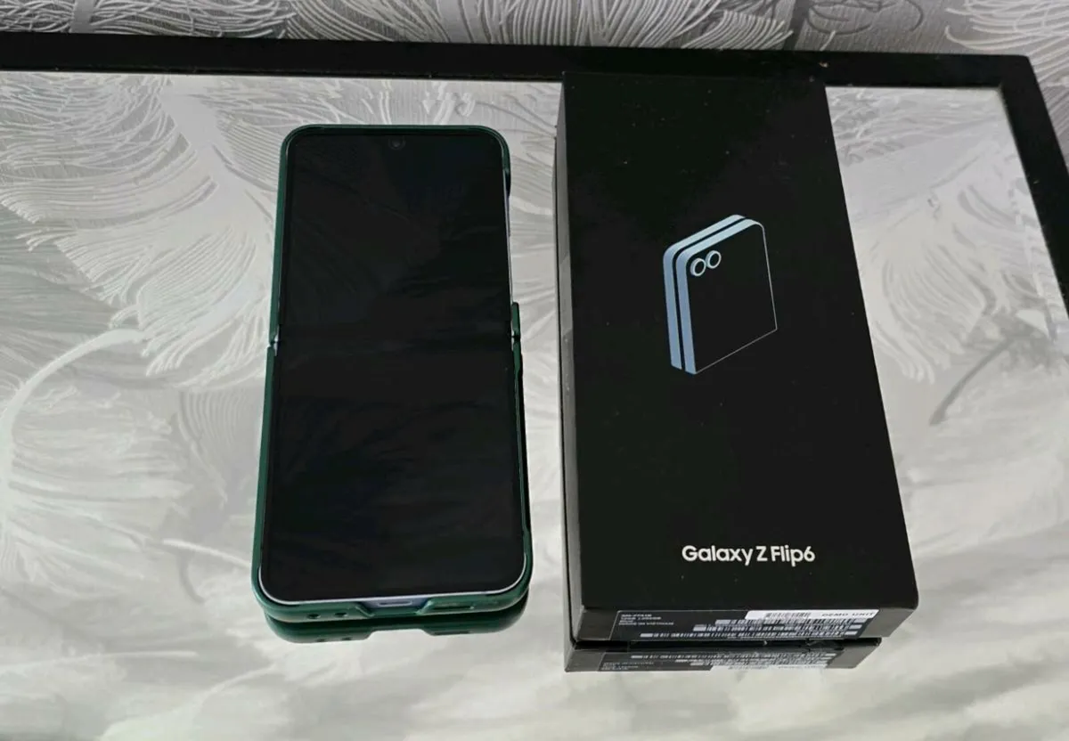 Galaxy Z Flip 6 - Image 3