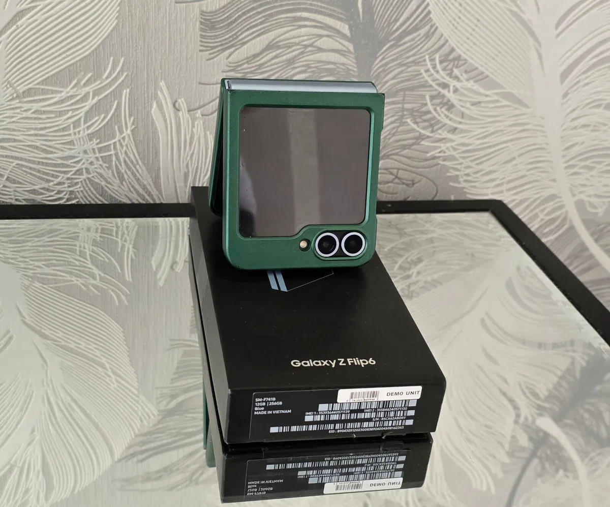 Galaxy Z Flip 6 - Image 4