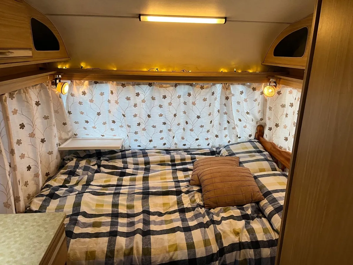 Caravan - Image 2