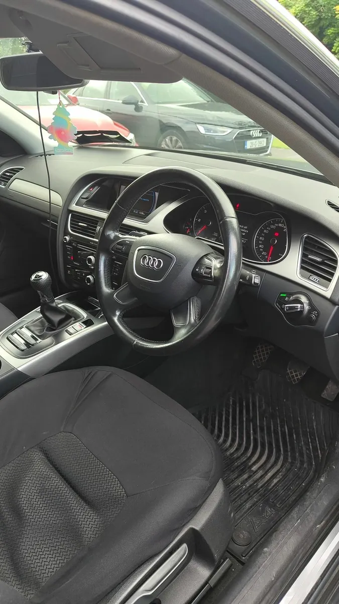 Audi A4 2012 2.0TDI - Image 3