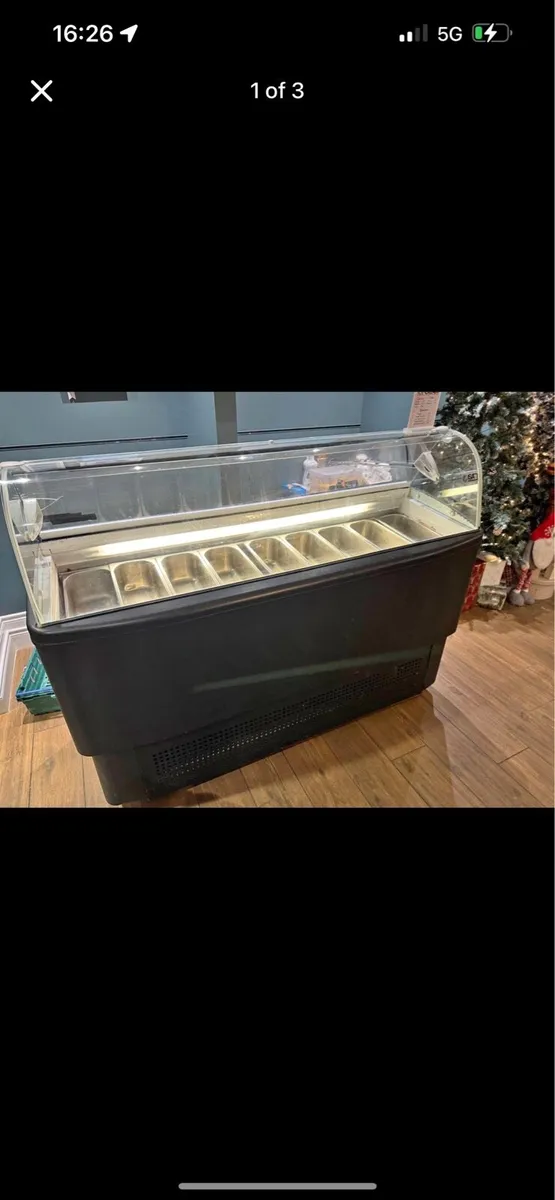 Ice cream display - Image 1