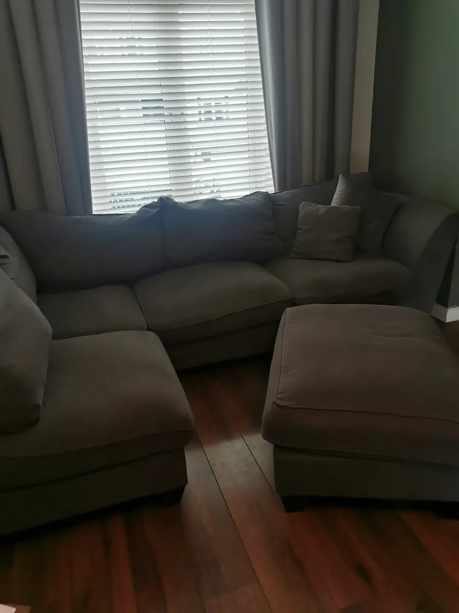 Corner Couch - Image 1