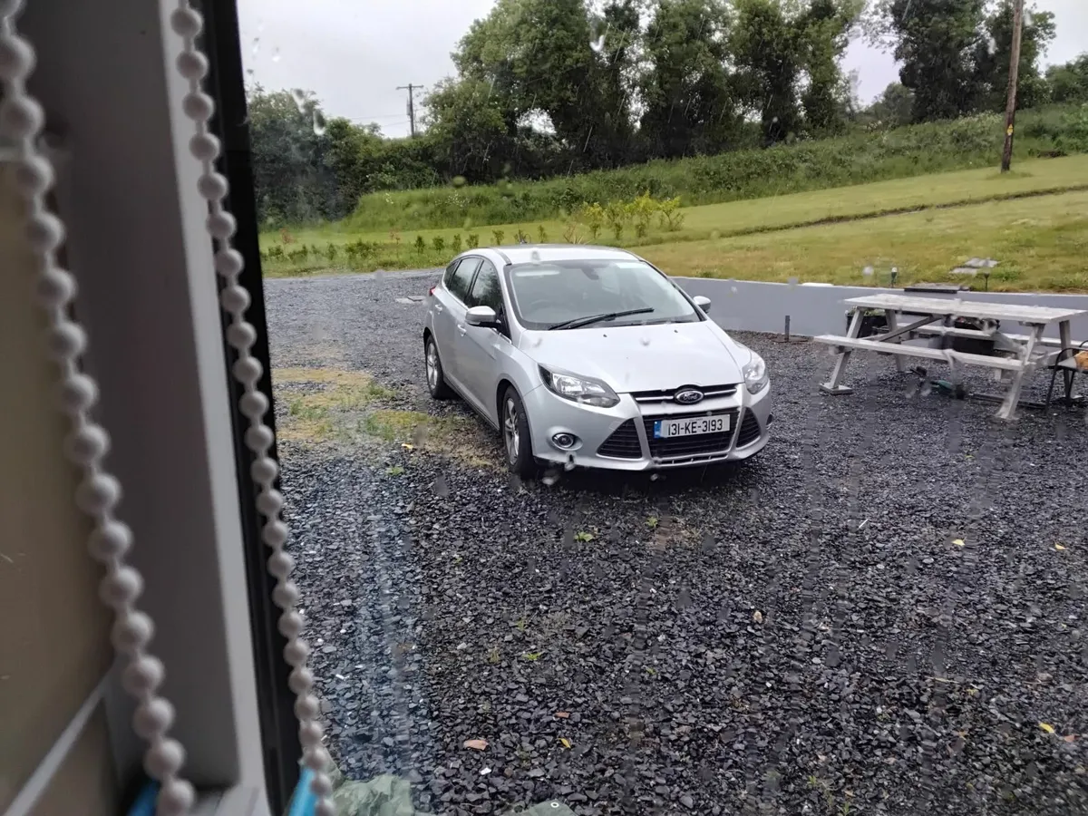 Ford Focus 2013 - Image 2