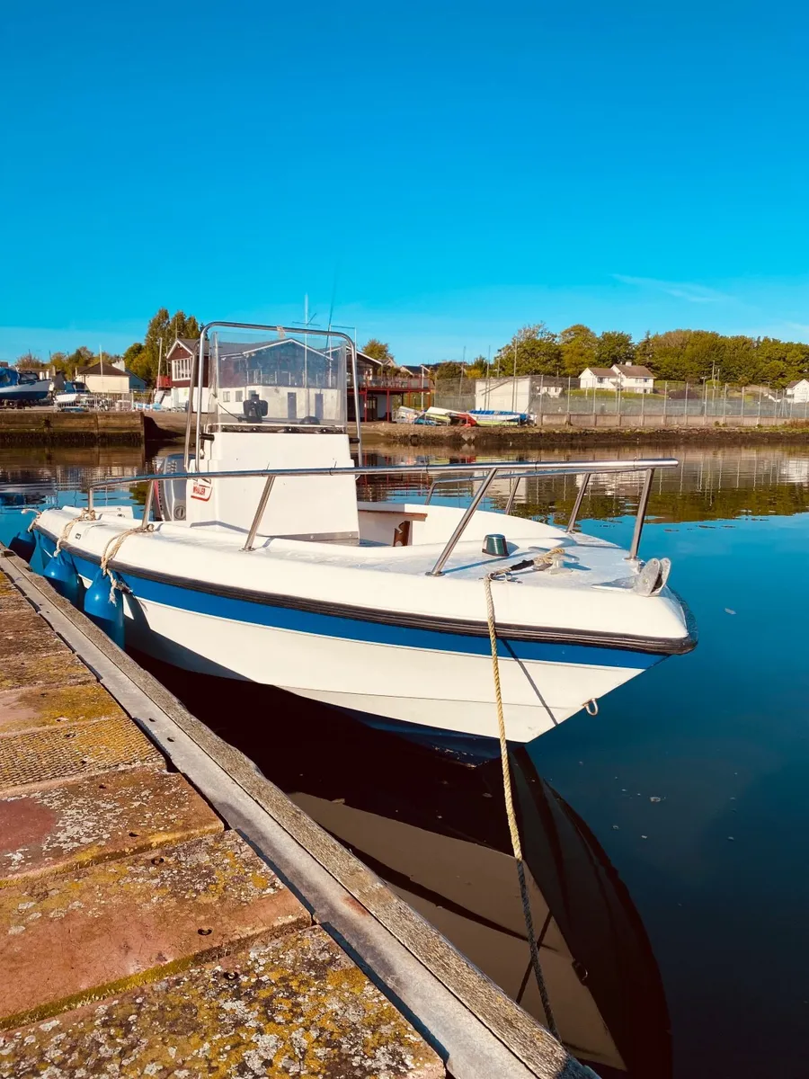 Rare 1990 Boston Whaler Outrage 17 - Image 4