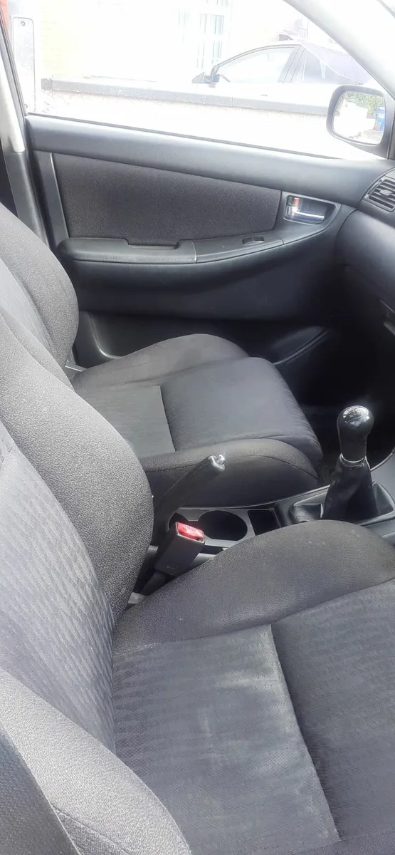 Toyota Corolla 2004 - Image 4