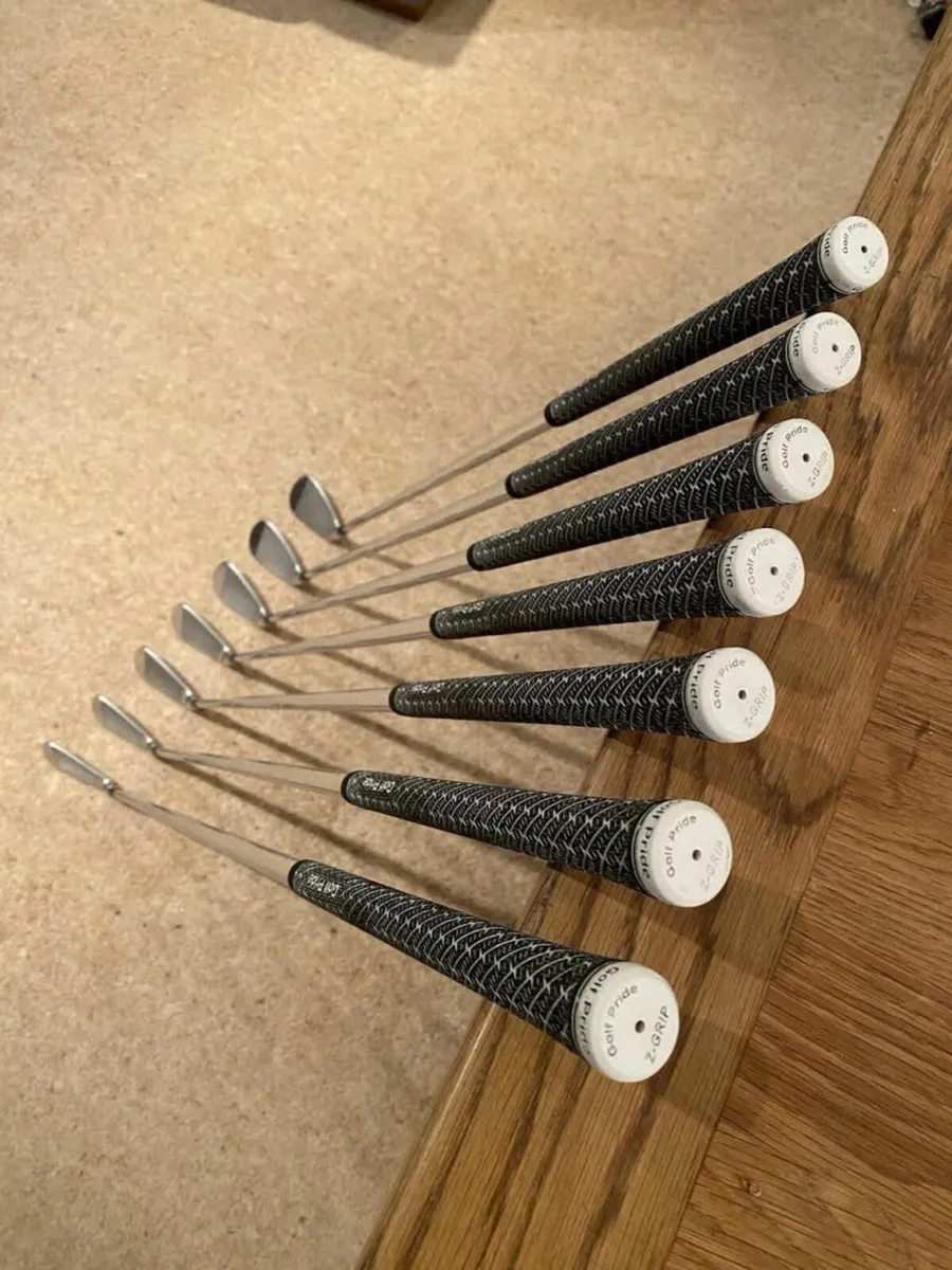Mizuno Pro223 Irons 4-PW. - Image 1