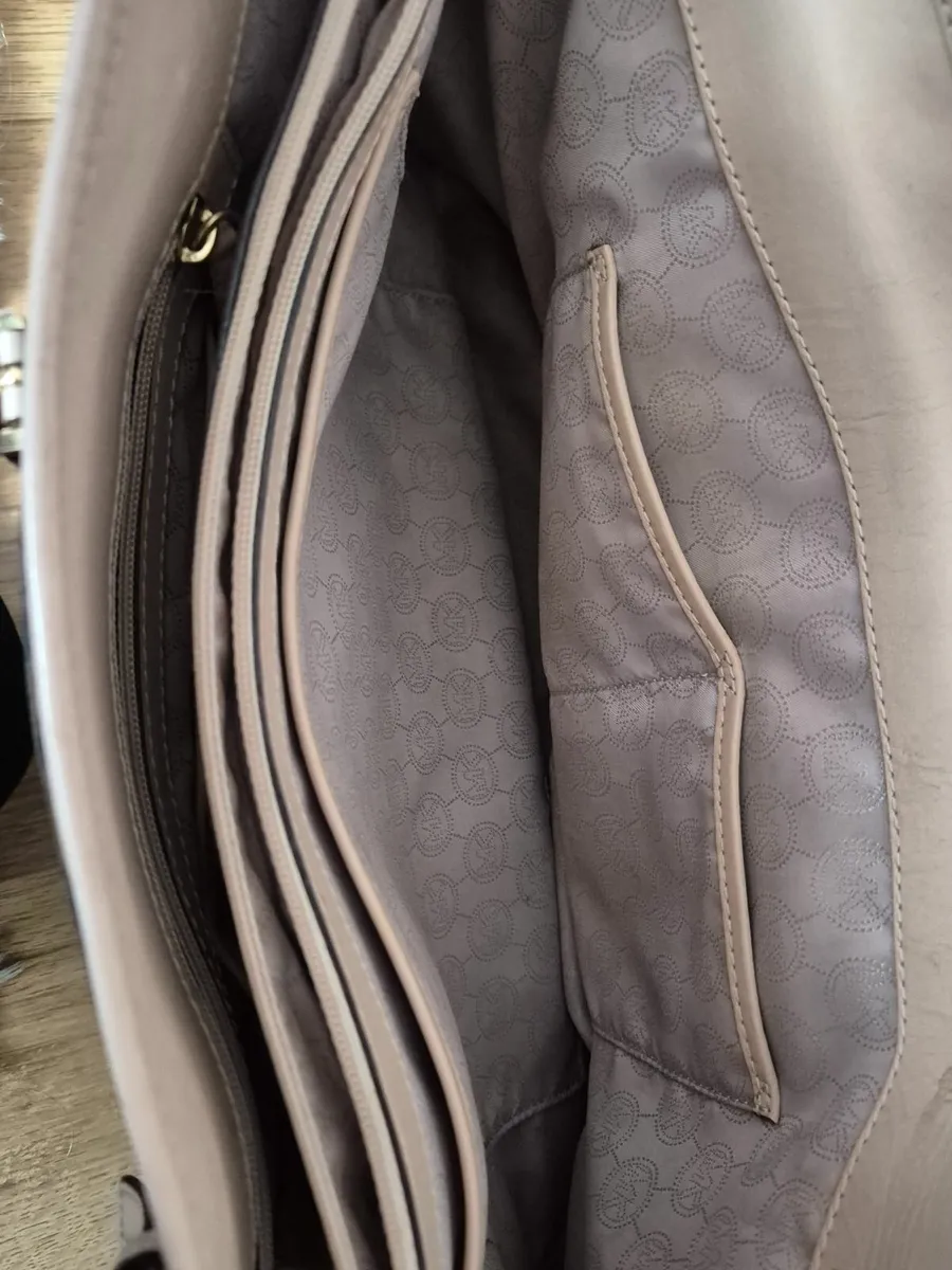 Michael Kors Tote Bag - Image 3