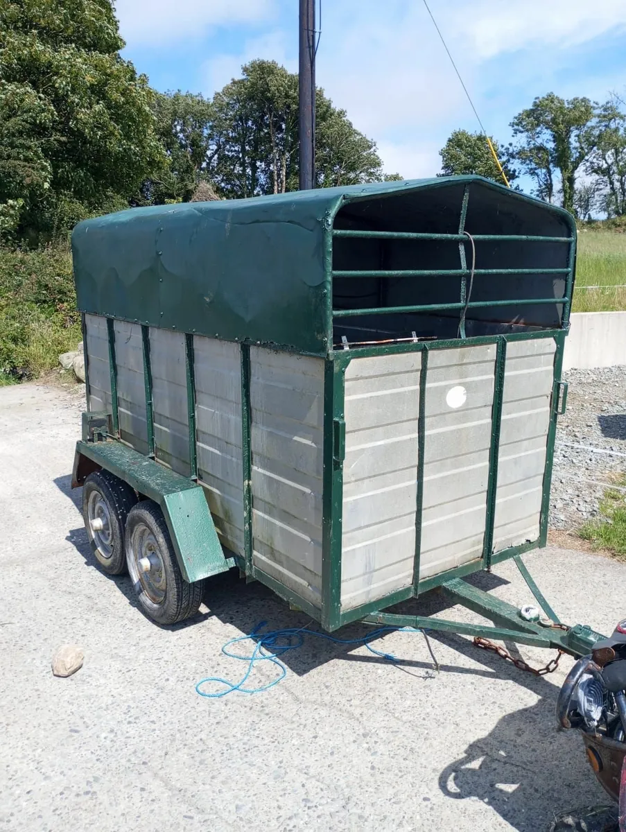 Horse box - Image 1