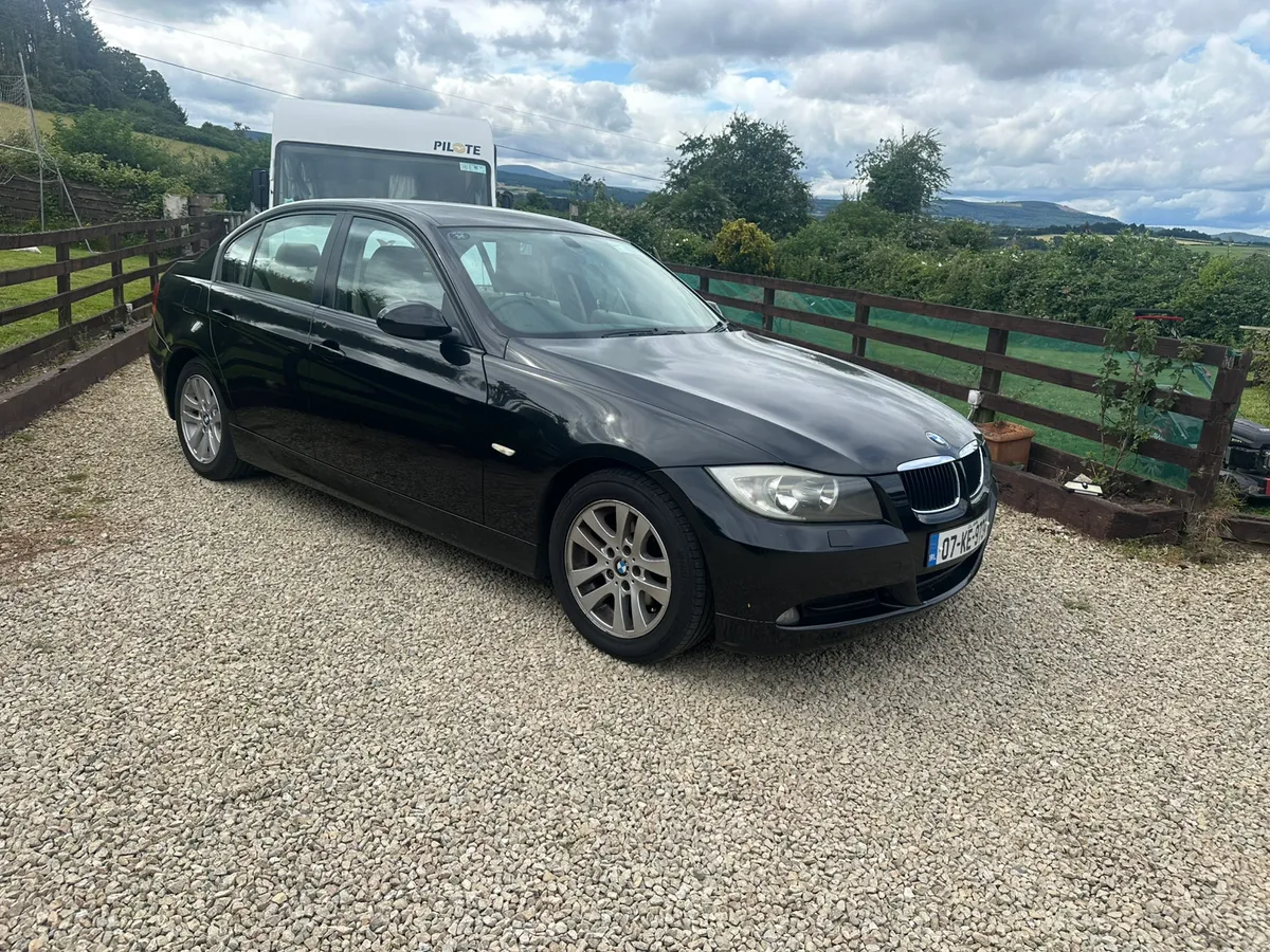 BMW 320 I 4 Door Saloon . Very clean car - Image 3
