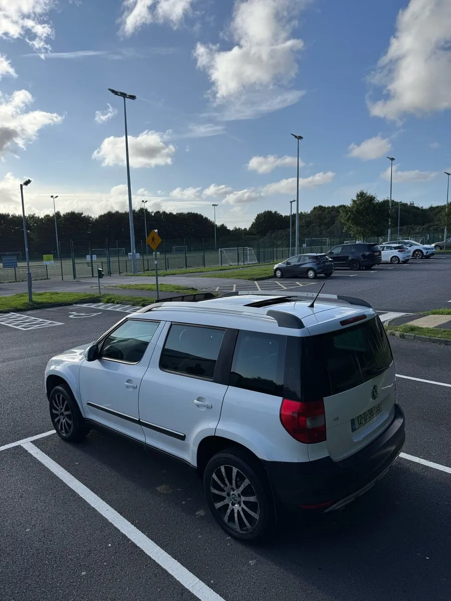 SKODA YETI 2.0 TDi  *Pan Roof* NCT 12/25 - Image 2