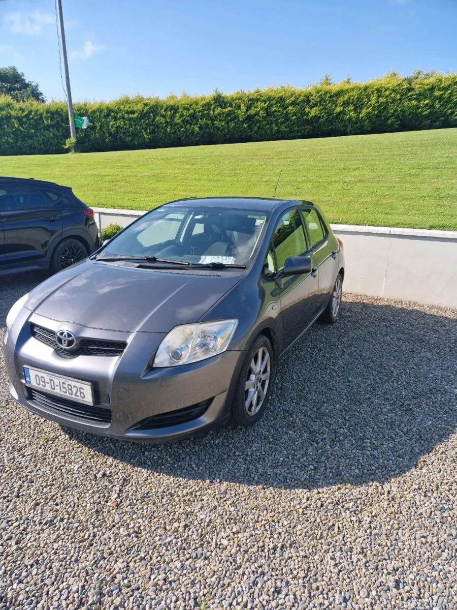 09 Toyota Auris - Image 1