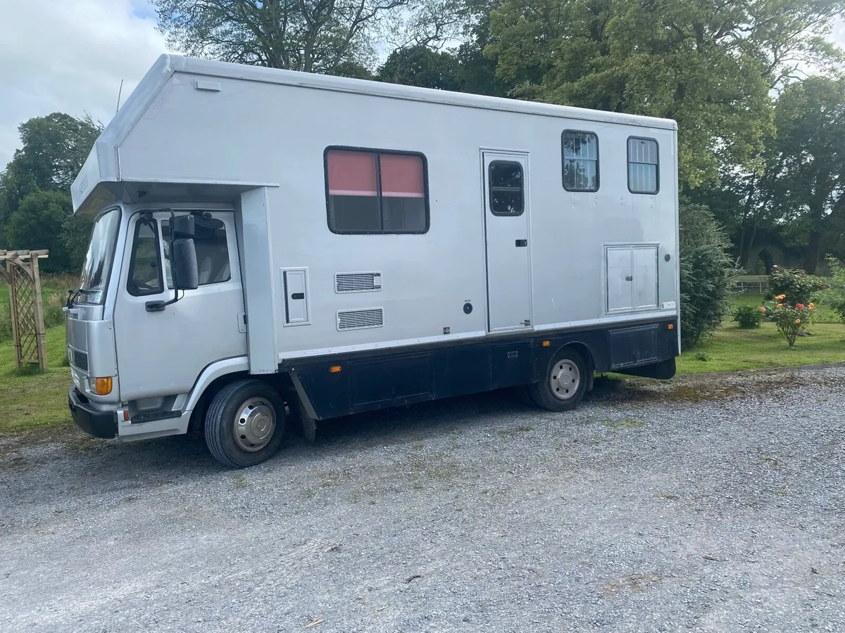 Horse Lorry - Image 1