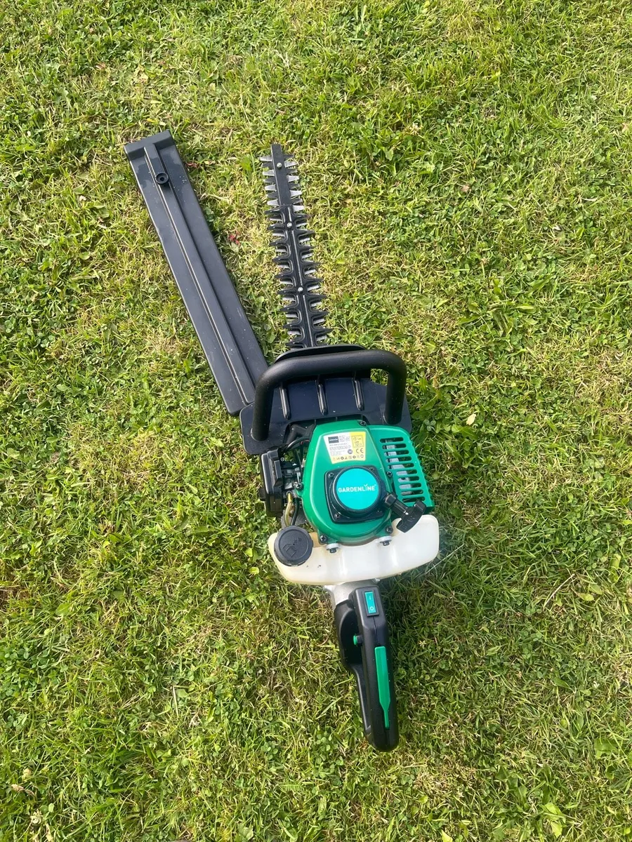 Hedge trimmer - Image 1