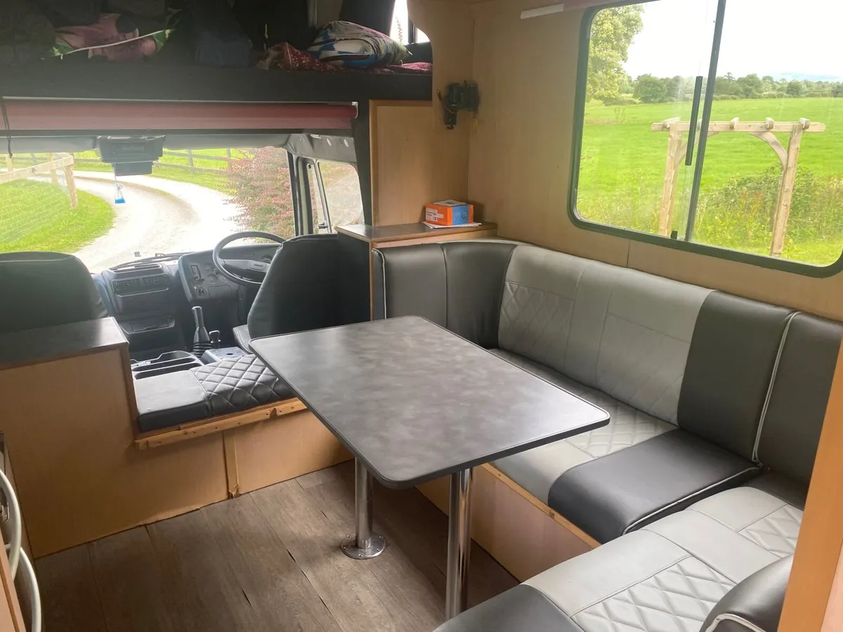 Horse Lorry - Image 4