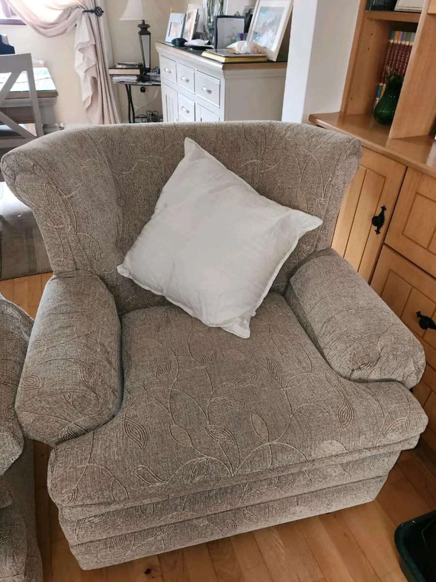 Sofa 3 seater plus 2 Single seaters to match - Image 3