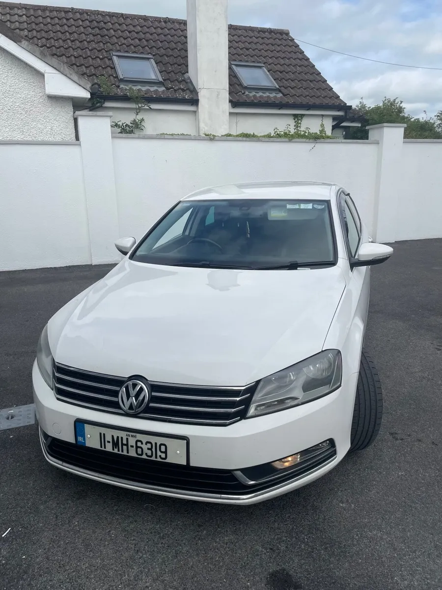 Volkswagen Passat 2011 - Image 1