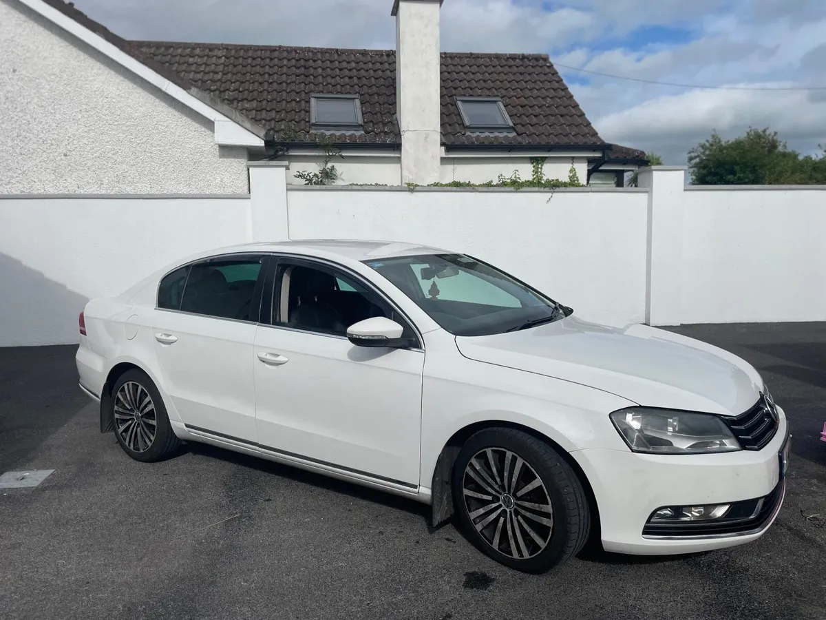 Volkswagen Passat 2011 - Image 3