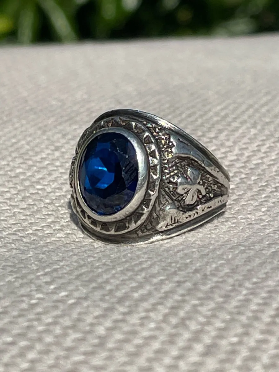 Vintage Irish Silver College Ring - Image 1