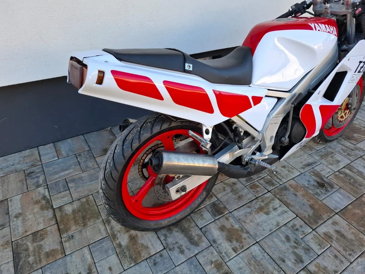 Yamaha tzr250- 2 stroke - Image 3