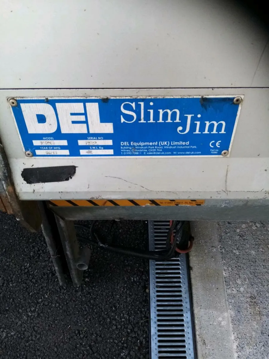 Tail lift - Image 1