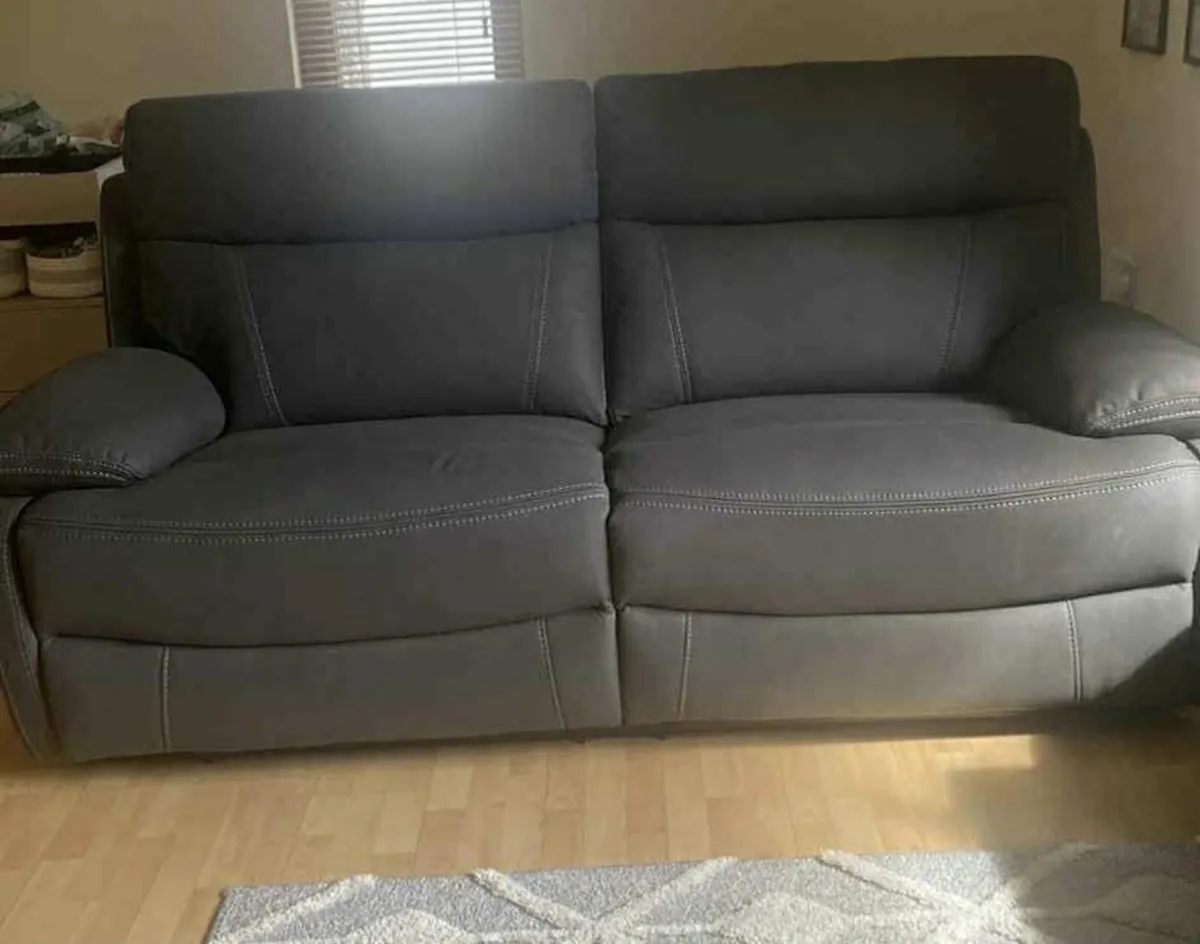 Hardy 3 &2 Seater | Console | USB | Power Recliner - Image 3