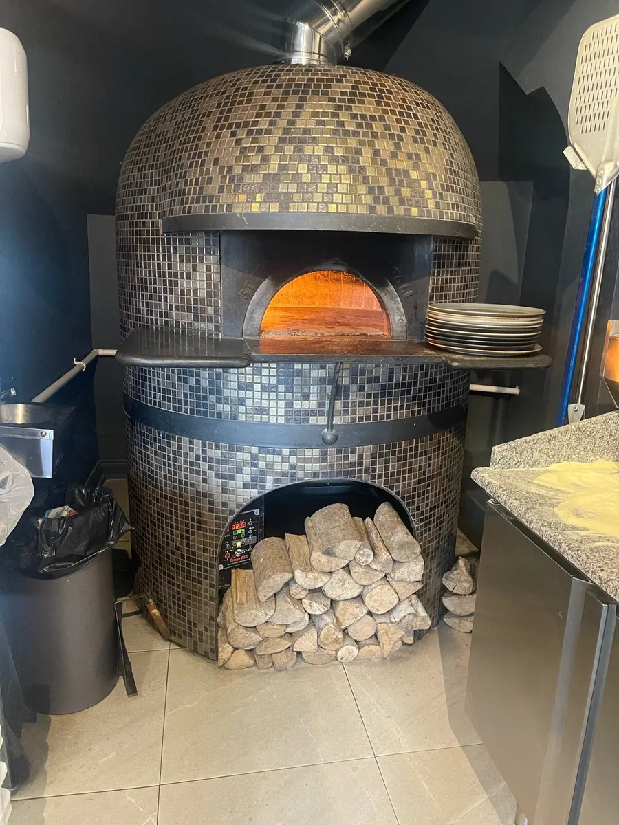 Stefani Ferrara Neapolitan pizza oven - Image 1