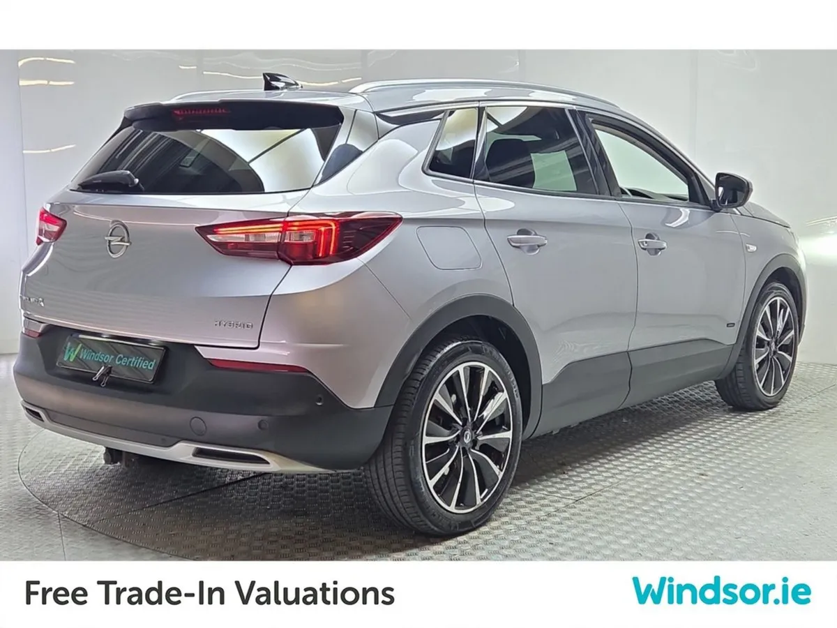 Opel GRANDLAND X 1.6 Hybrid SRI Model - Image 3