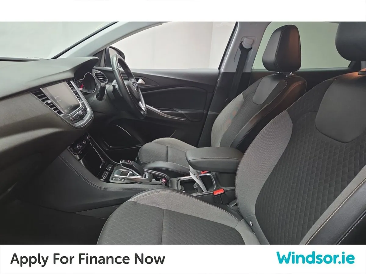 Opel GRANDLAND X 1.6 Hybrid SRI Model - Image 4