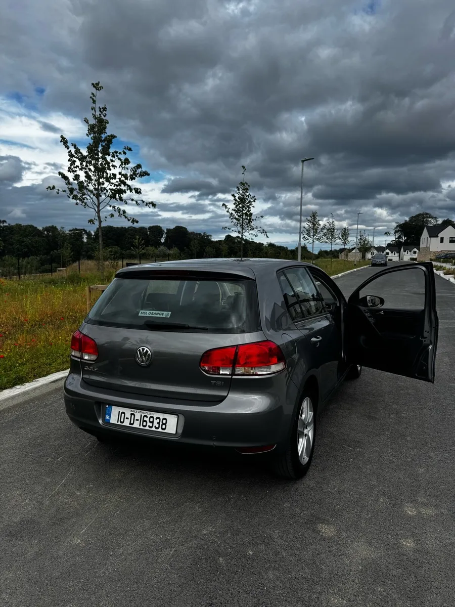 SILVER METALLIC VOLKSWAGEN GOLF - Image 3
