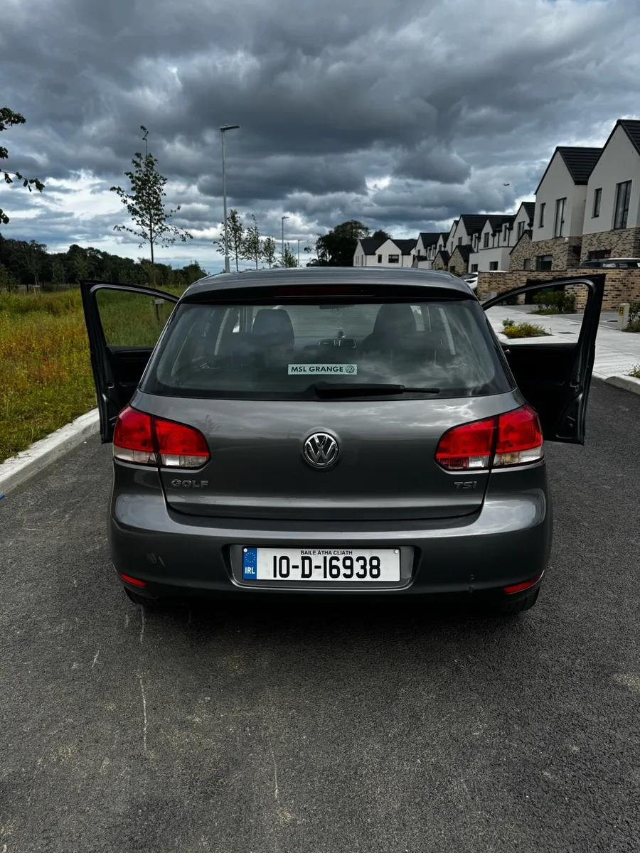 SILVER METALLIC VOLKSWAGEN GOLF - Image 4