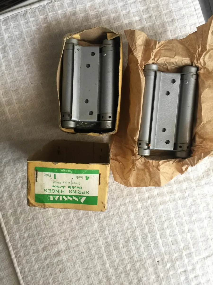 Double action swing hinges - Image 2