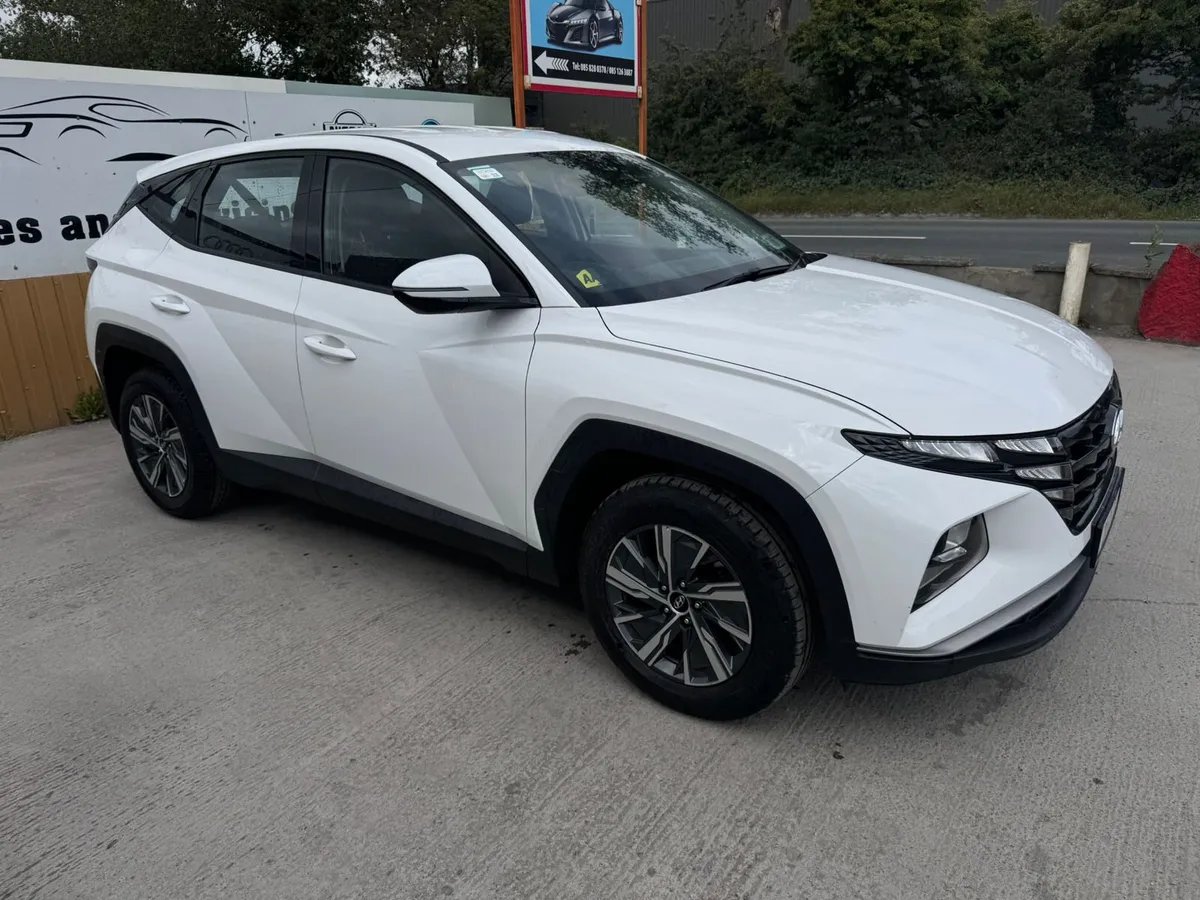 221Hyundai Tucson 2WD Comfort Plus HEV Auto - Image 2