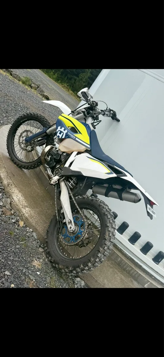 Husqvarna TE 300 road registered - Image 4