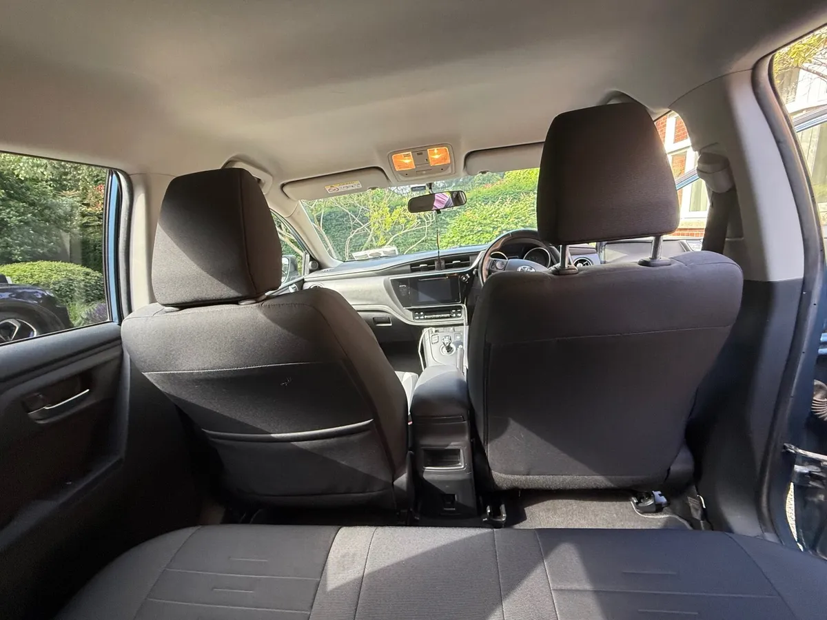 Toyota Auris 2015 - Image 4
