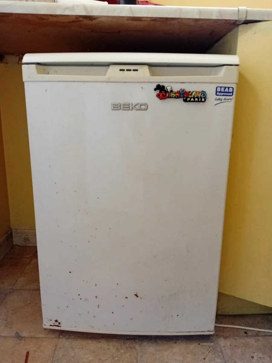 Small  freezer - Image 4