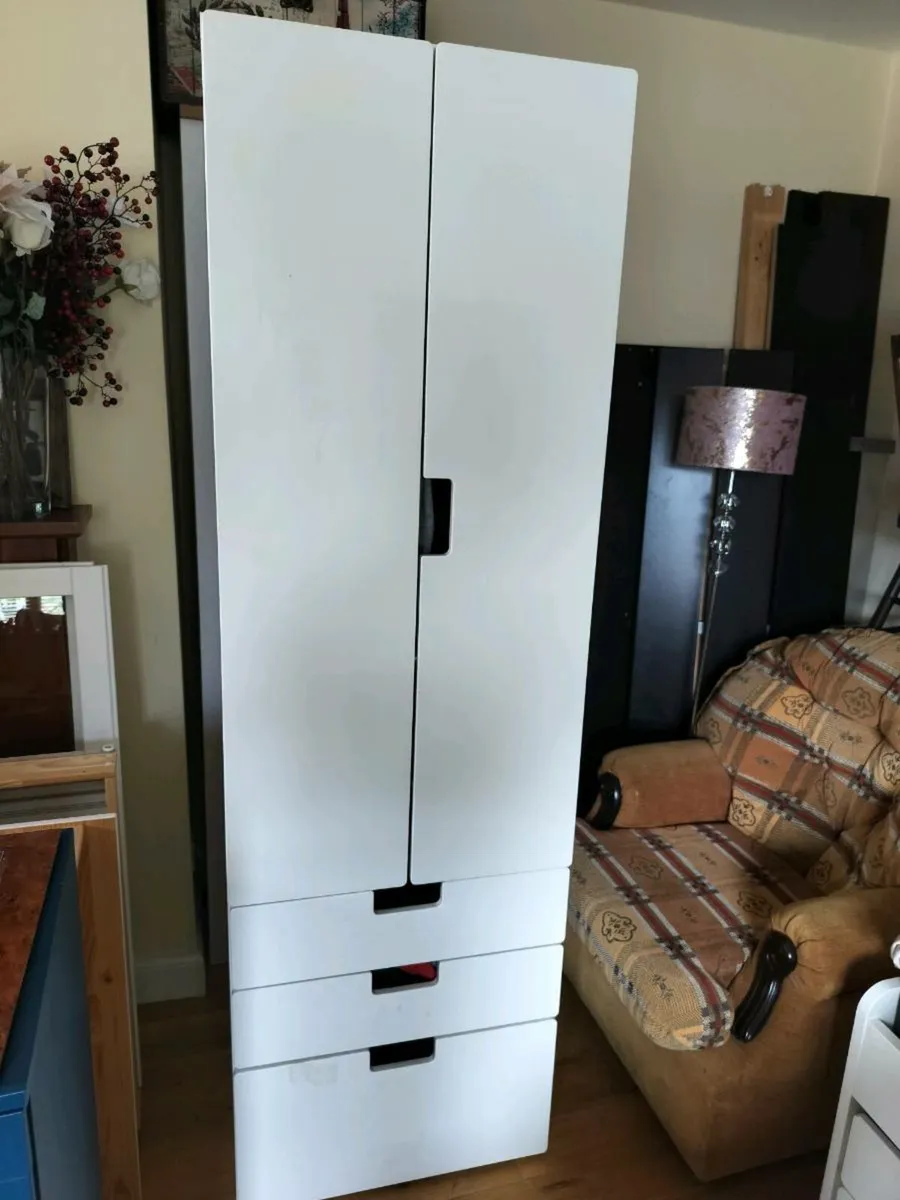 Wardrobe Stuva