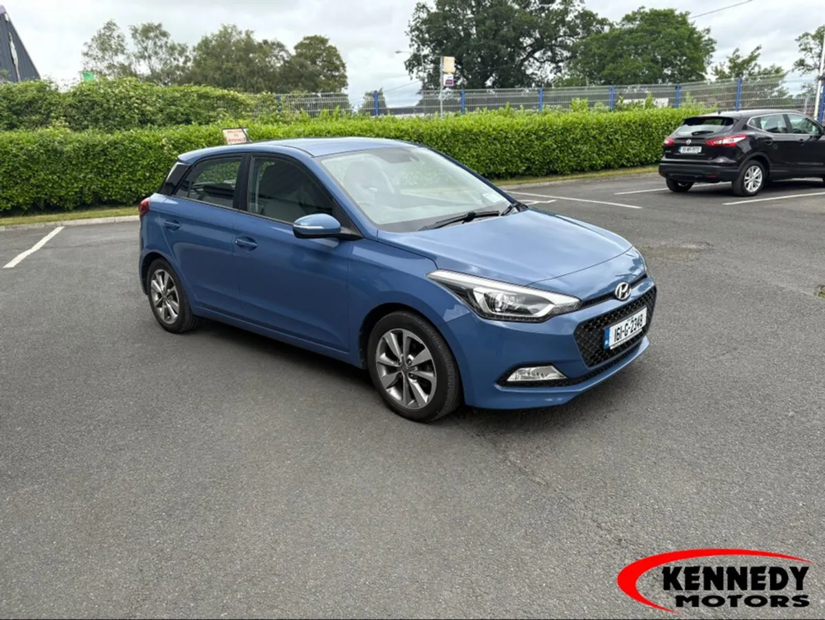Hyundai i20 Deluxe 5DR - Image 2